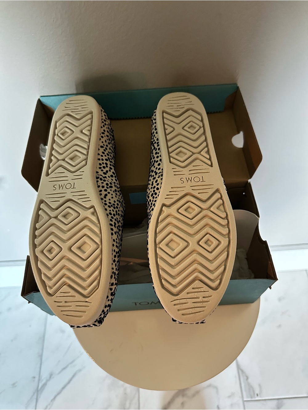 TOMS Black and White Spot Print Classic Slip-On Flats - Picture 2 of 3